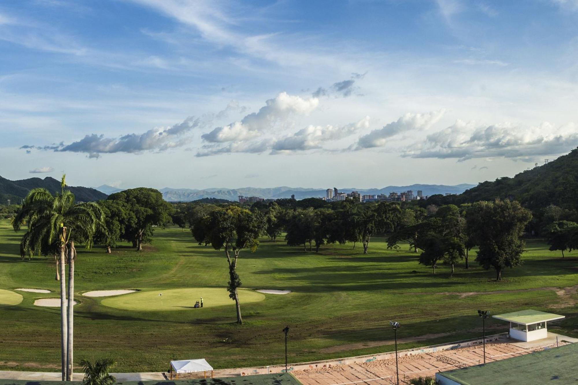 Marriott Maracay Golf Resort Exterior photo