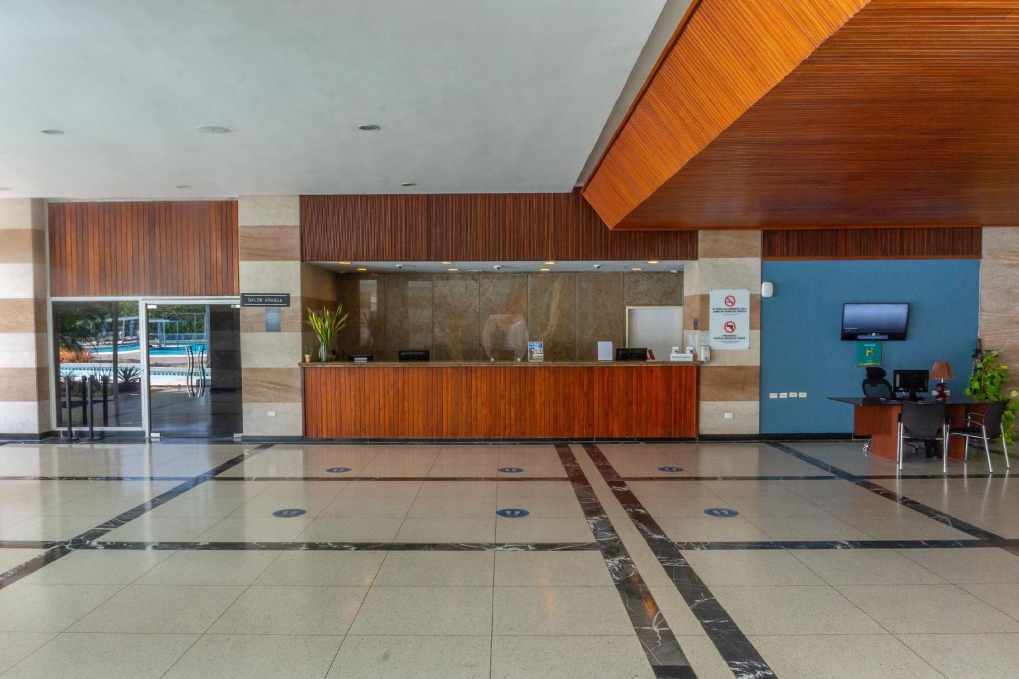 Marriott Maracay Golf Resort Exterior photo